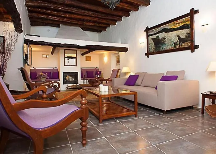 Gall In Mit Pool By Interhome Hébergement de vacances *